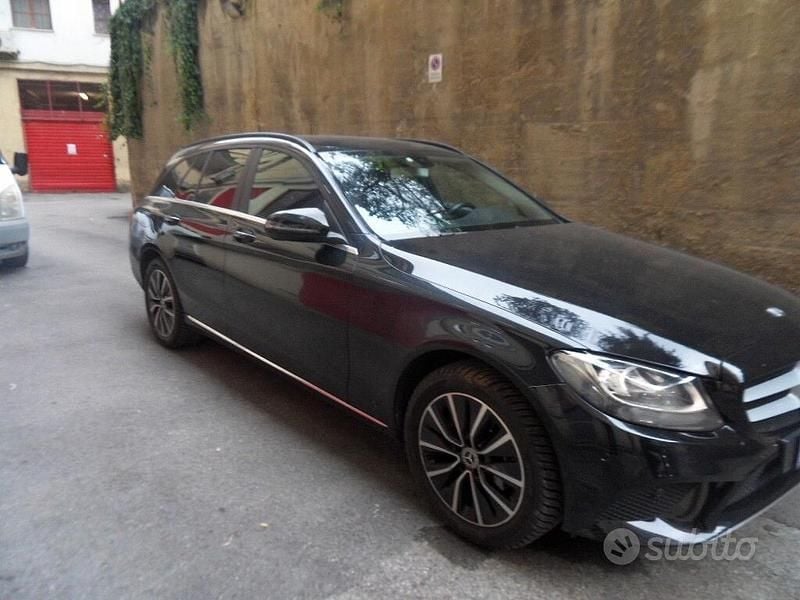 Usata Mercedes C180 Business 122 CV (89 kW) 2019 Nero Station wagon