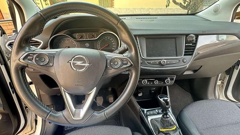 Bianco Usata 2021 Opel Crossland Edition SUV | 15.000 € (Buon prezzo) - Immagine 1/4