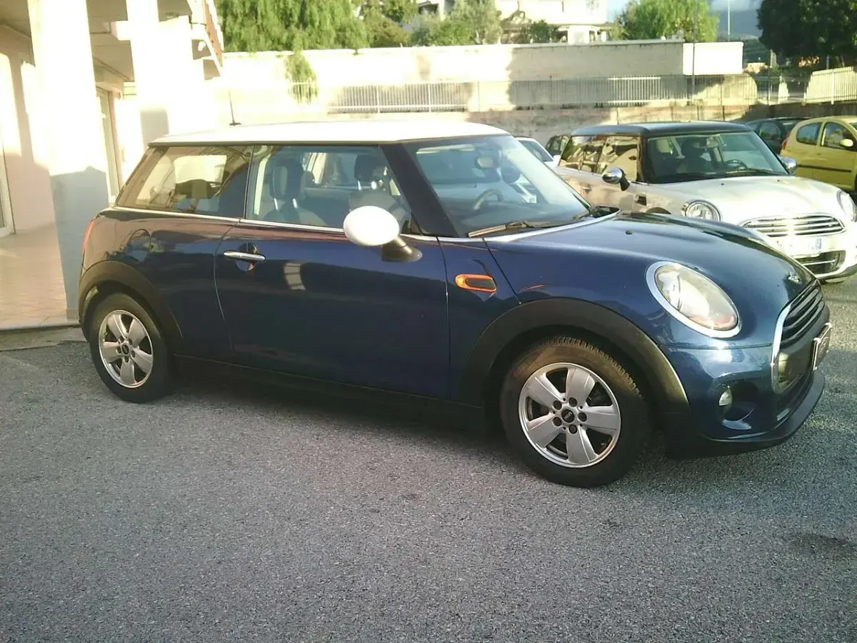 Usata Mini ONE 102 CV (75 kW) 2014 Blu/azzurro Utilitaria