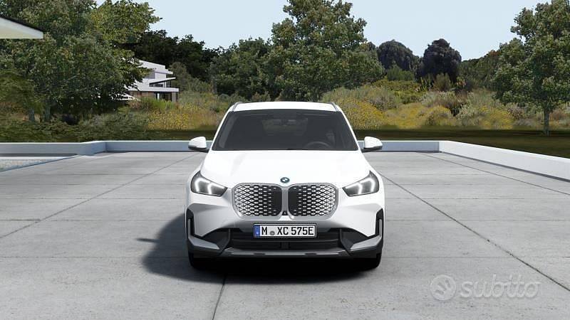 Nuova BMW iX1 Comfort Edition 150 kW (204 CV) 2025 Alpin white pastello SUV