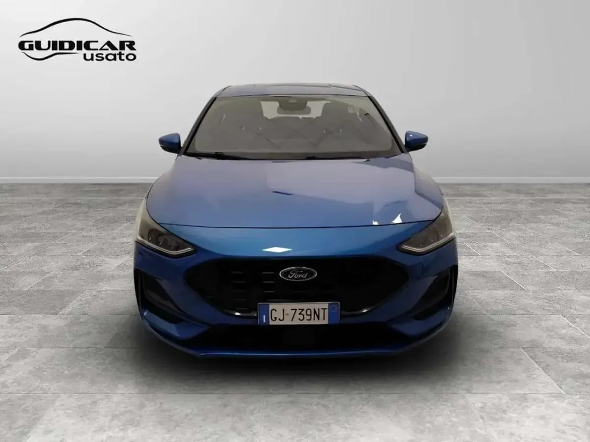 Usata Ford Focus ST-Line 120 CV (88 kW) 2022 Blu elettrico Berlina