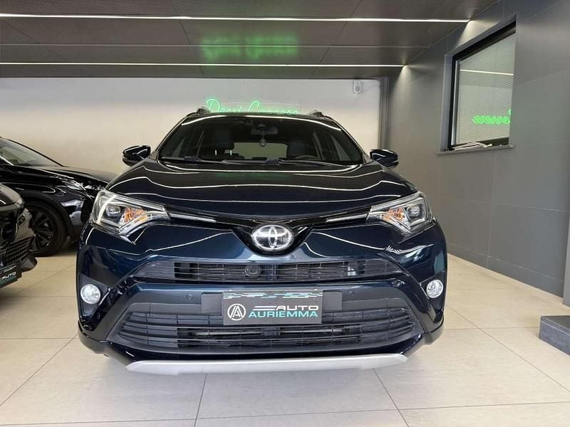 Usata Toyota RAV4 143 CV (105 kW) 2017 Blu/azzurro SUV