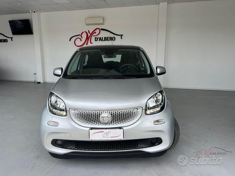 Grigio Usata 2017 Smart ForFour Passion Due volumi | 12.499 € (Buon prezzo) - Immagine 1/4