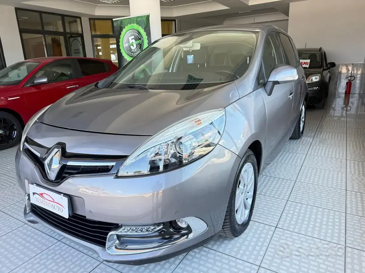 Usata Renault Scénic III XMOD 110 CV (80 kW) 2013 Grigio Berlina