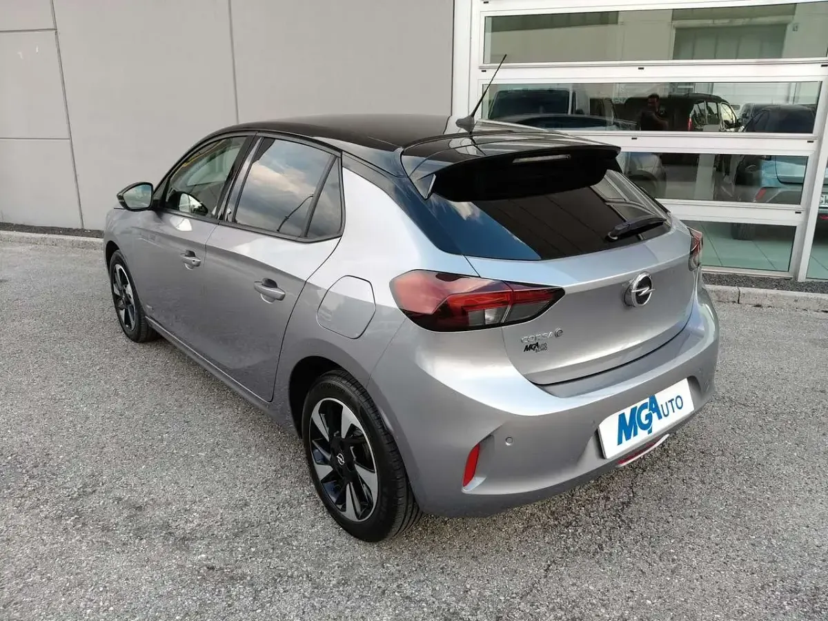 Usata Opel Corsa Elegance 56 kW (77 CV) 2021 Grigio Utilitaria