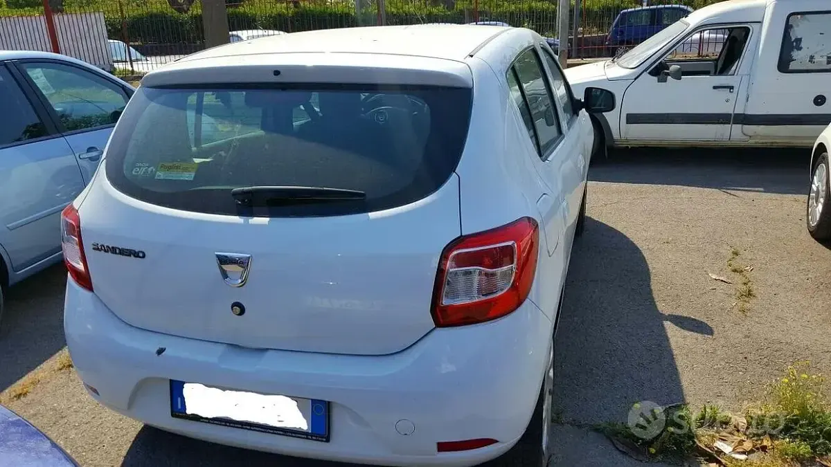Usata Dacia Sandero Lauréate 75 CV (55 kW) 2017 Bianco Berlina