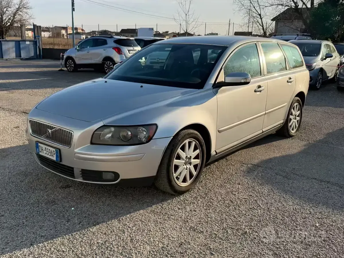 Usata Volvo V50 Kinetic 136 CV (100 kW) 2007 Grigio Station wagon