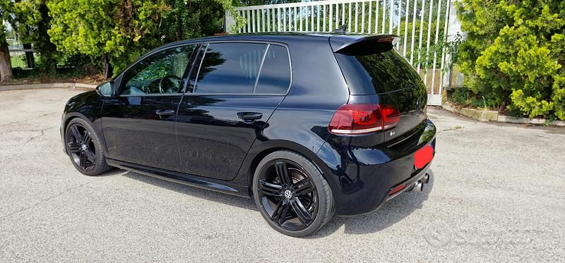 Usata VW Golf VI R 270 CV (198 kW) 2011 Nero Utilitaria