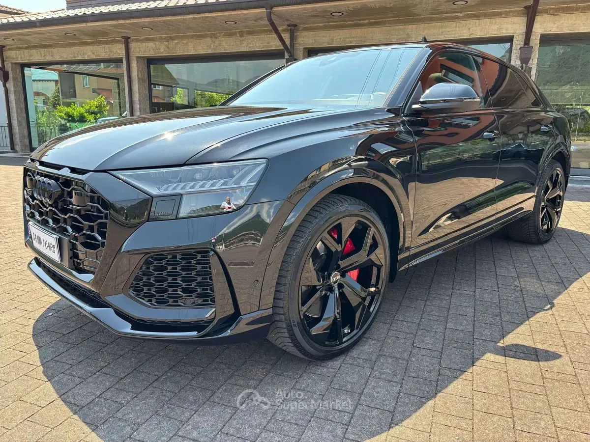 Usata Audi Q8 Ambiente 600 CV (441 kW) 2022 Nero mythos met. SUV
