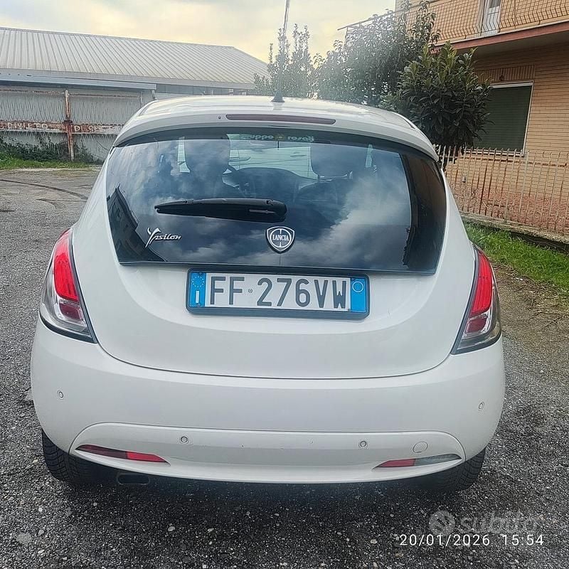 Usata Lancia Ypsilon S 95 CV (69 kW) 2017 Bianco Utilitaria