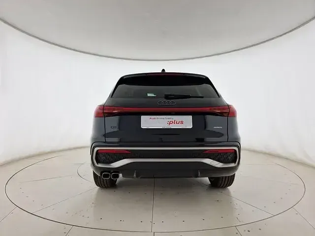 Nuova Audi Q5 S-Line 204 CV (150 kW) 2025 Nero mythos metallizzato SUV