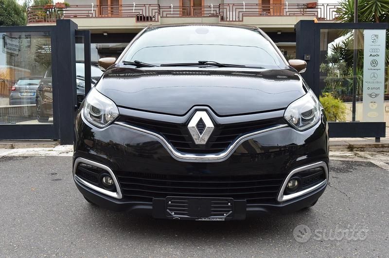 Usata Renault Captur 110 CV (80 kW) 2016 Nero SUV