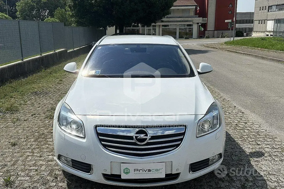 Usata Opel Insignia Cosmo 160 CV (117 kW) 2011 Bianco Station wagon