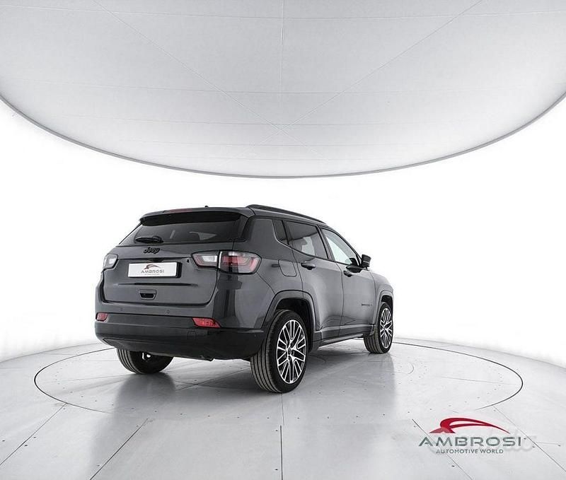Occasion Jeep Compass Summit 130 ch (95 kW) 2025 Gris SUV