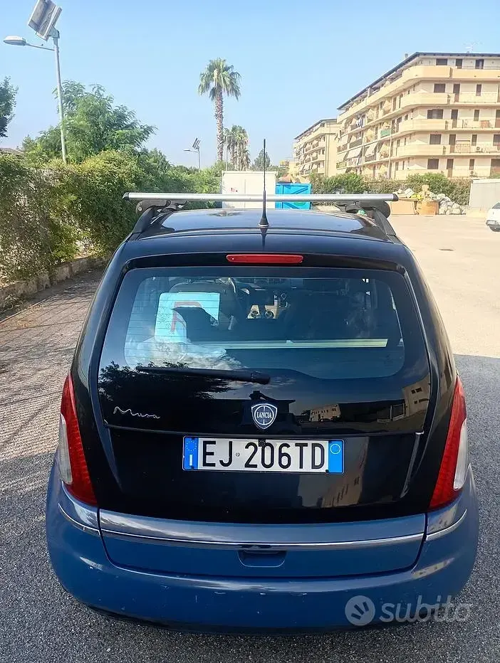 Usata Lancia Musa 77 CV (56 kW) 2011 Grigio Monovolume