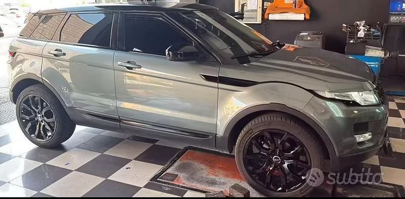 Usata Land Rover Range Rover evoque 150 CV (110 kW) 2015 Verde SUV