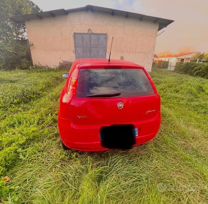 Usata Fiat Grande Punto 77 CV (56 kW) 2009 Rosso Utilitaria