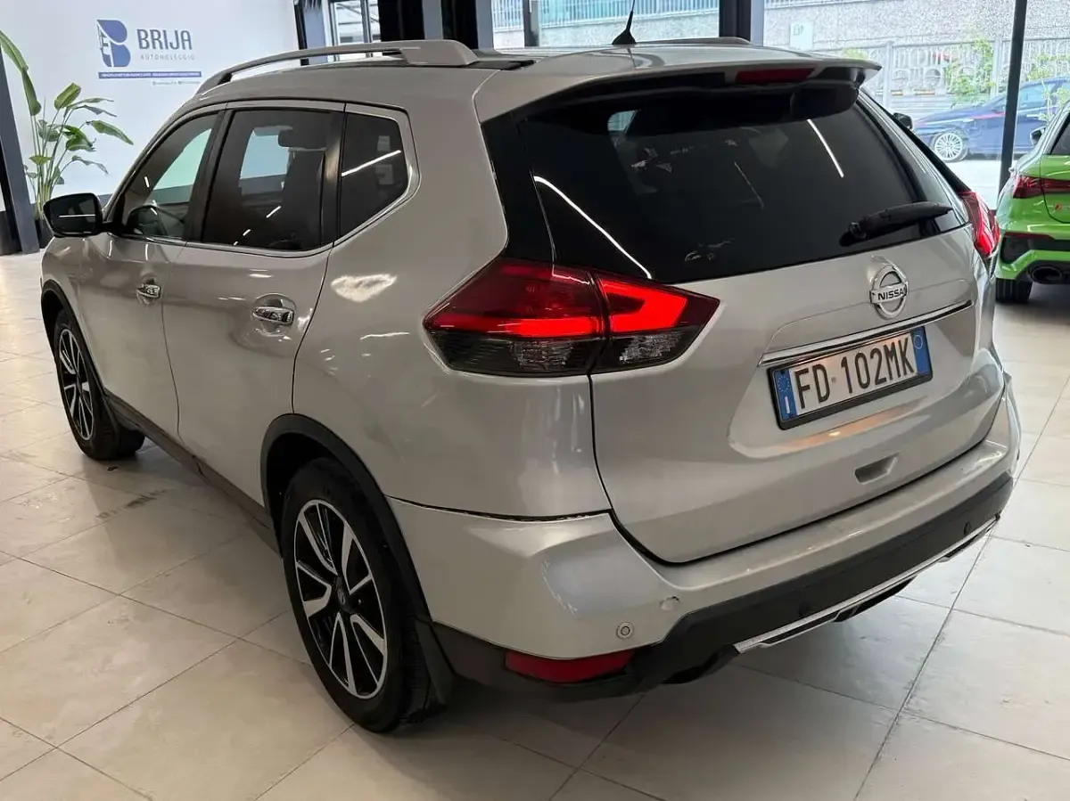 Usata Nissan X-Trail Tekna 131 CV (96 kW) 2017 Argento SUV