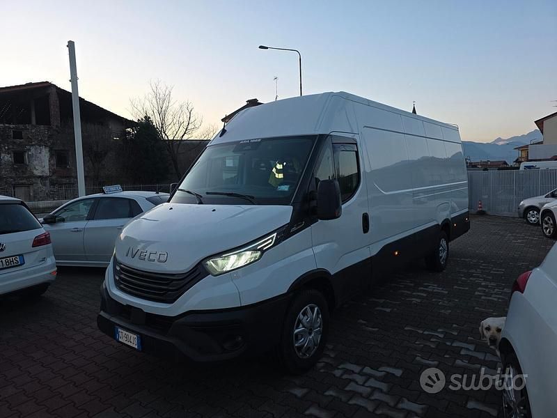 Bianco Usata 2024 Iveco Daily | 23.900 € - Immagine 1/4