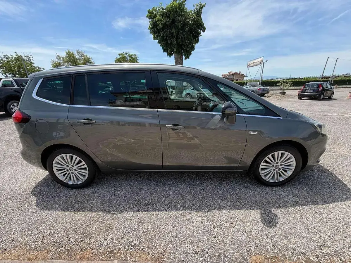 Usata Opel Zafira Innovation 133 CV (97 kW) 2017 Grigio scuro Monovolume