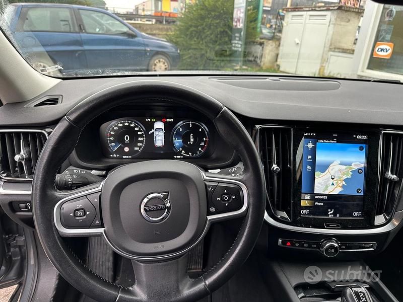 Usata Volvo V60 204 CV (150 kW) 2020 Grigio Station wagon