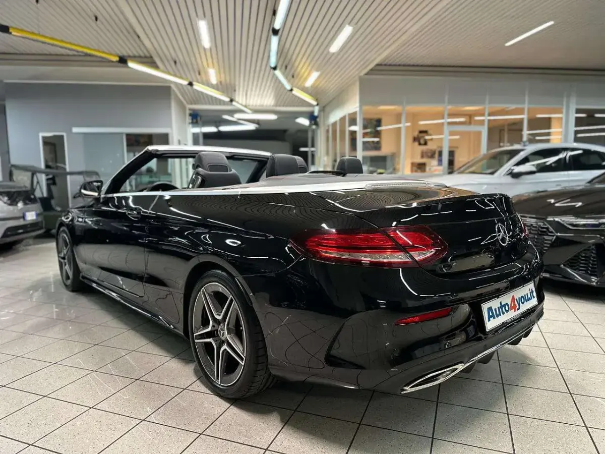 Usata Mercedes C200 AMG line 184 CV (135 kW) 2020 Nero Cabrio