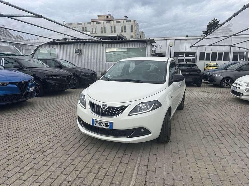Usata Lancia Ypsilon S 69 CV (50 kW) 2024 Bianco Utilitaria