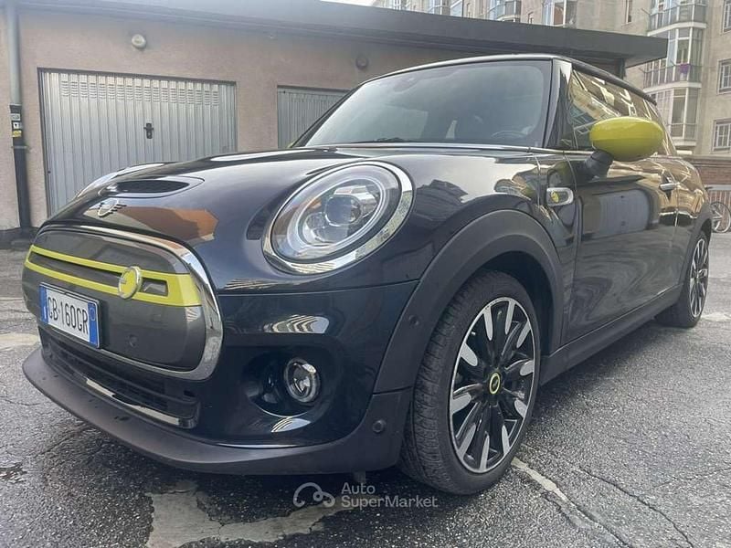 Usata Mini Cooper SE 75 kW (102 CV) 2020 Nero Utilitaria