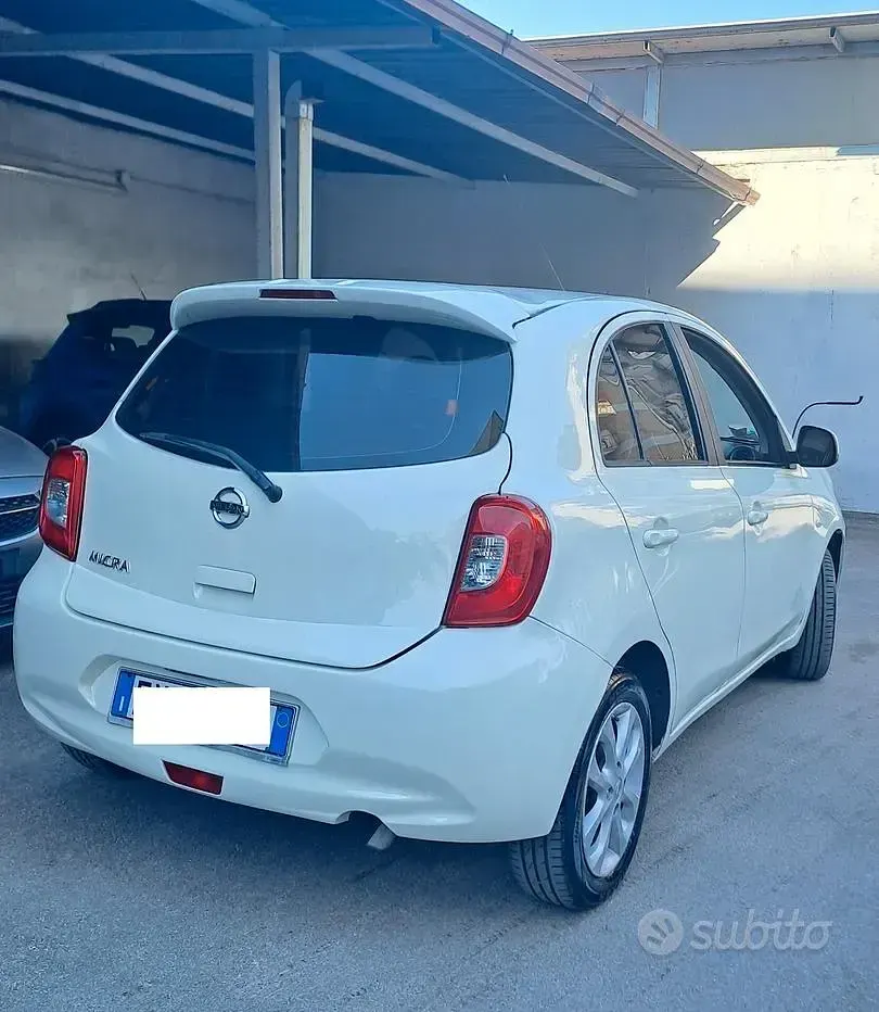 Usata Nissan Micra 80 CV (58 kW) 2015 Beige Utilitaria