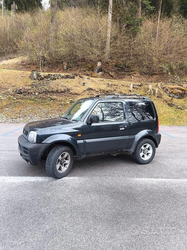 Usata Suzuki Jimny 85 CV (62 kW) 2008 Nero SUV