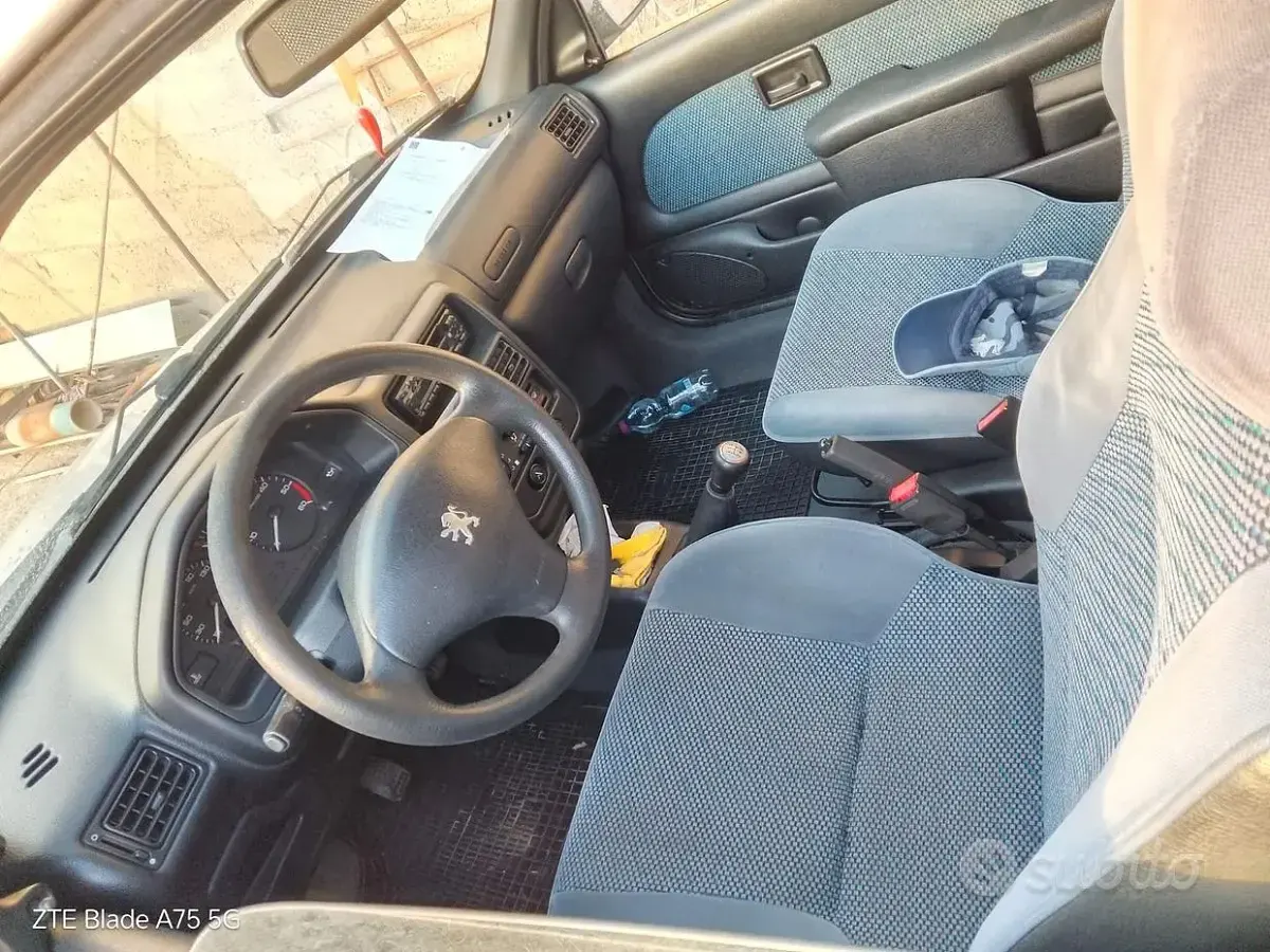 Usata Peugeot 106 57 CV (41 kW) 2000 Utilitaria