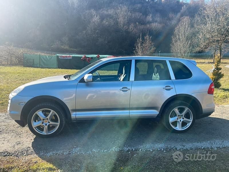Usata 2007 Porsche Cayenne SUV | 7900 € (Buon prezzo) - Immagine 1/4