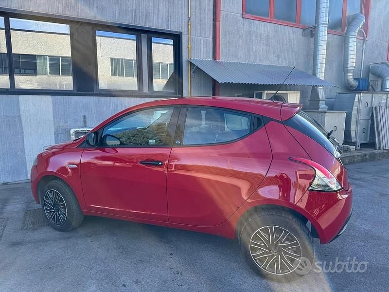 Usata Lancia Ypsilon 84 CV (61 kW) 2019 Utilitaria