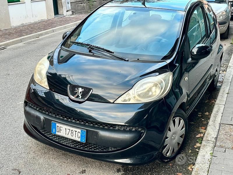 Nero Usata 2006 Peugeot 107 Due volumi | 3500 € (Molto cara) - Immagine 1/4