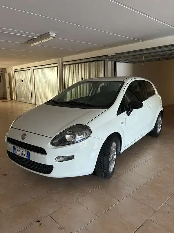 Usata Fiat Punto 84 CV (61 kW) 2014 Utilitaria