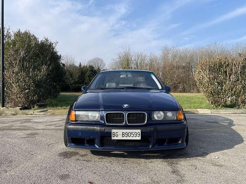 Usata BMW 325 192 CV (141 kW) 1992 Blu Berlina