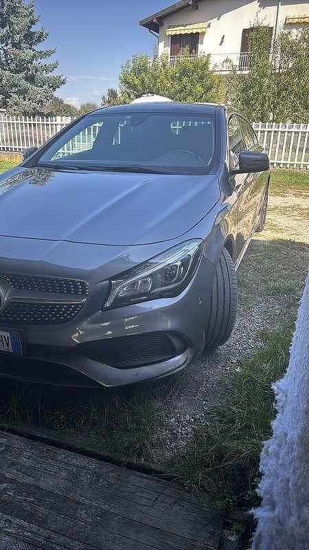 Usata Mercedes CLA220 Shooting Brake Business 177 CV (130 kW) 2017 Station wagon