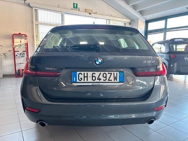Usata BMW 316 Advantage 122 CV (89 kW) 2022 Grigio Station wagon