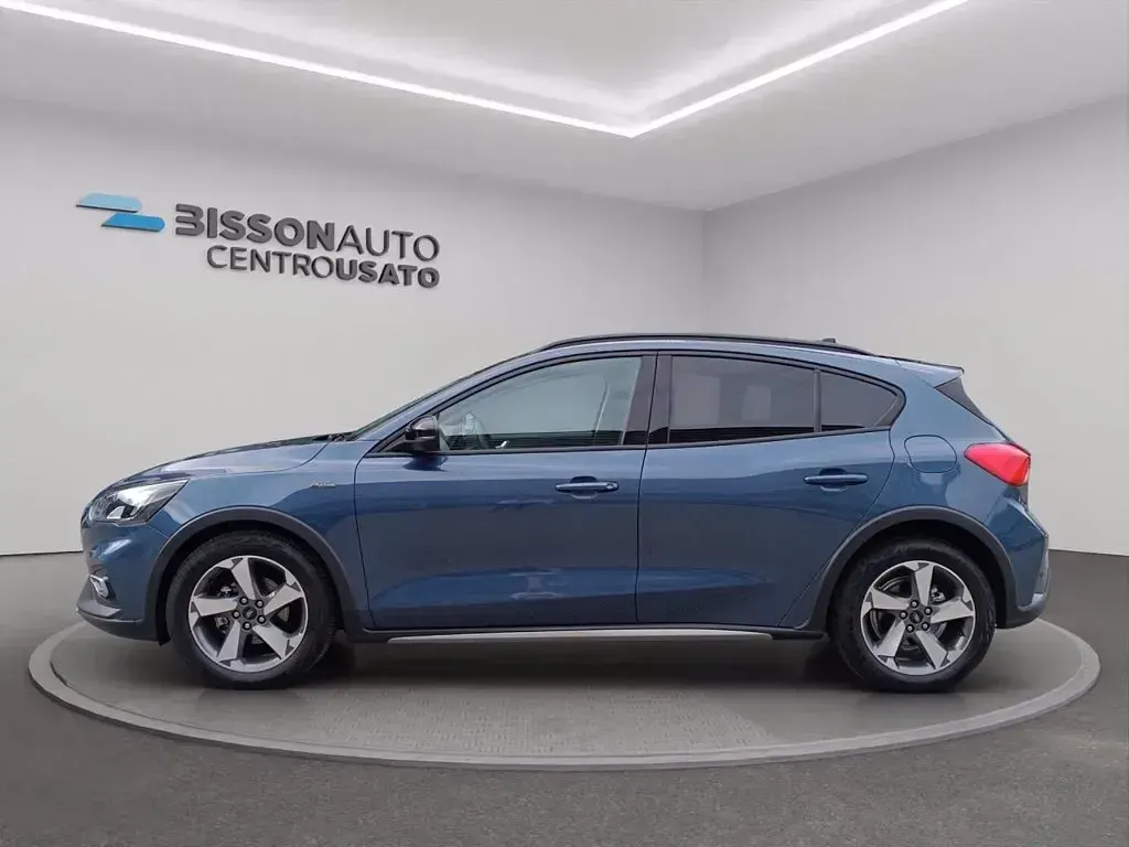 Usata Ford Focus Active 125 CV (91 kW) 2021 Blu Berlina