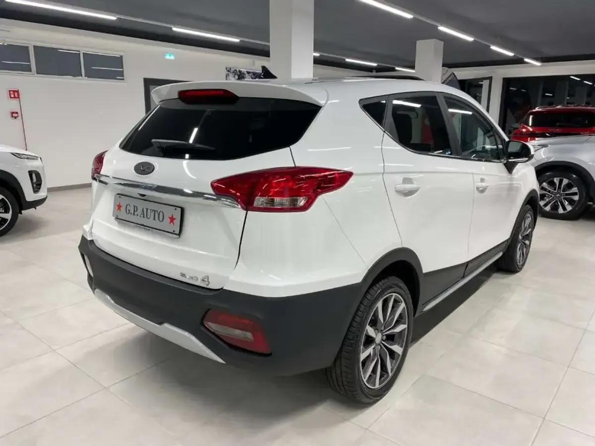 Nuevo EVO Evo 4 114 CV (83 kW) 2026 Blanco SUV