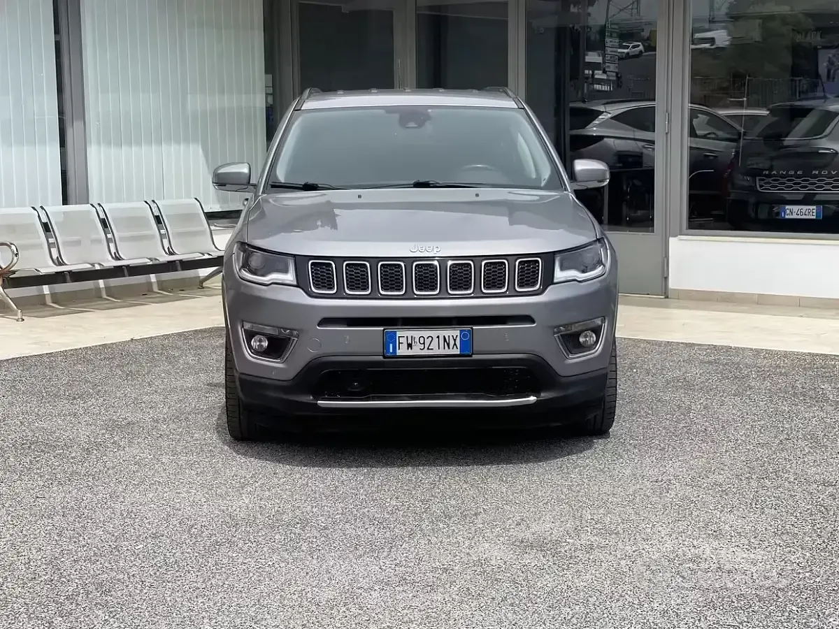 Usata Jeep Compass 140 CV (102 kW) 2019 Grigio SUV