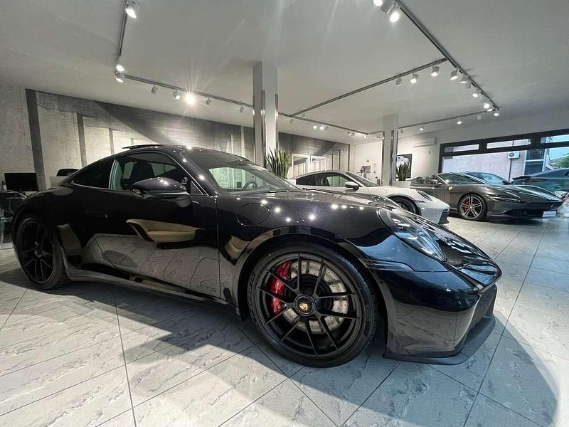 Usata Porsche 911 541 CV (397 kW) 2025 Nero metallizzato Coupé