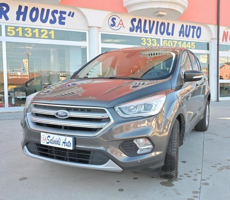 Usata Ford Kuga ST-Line 120 CV (88 kW) 2019 Grigio SUV