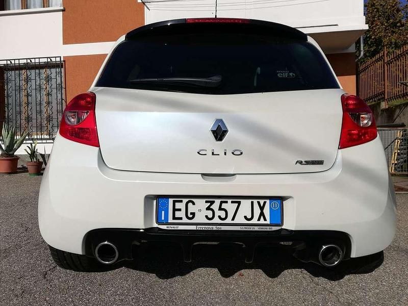 Usata Renault Clio III 200 CV (147 kW) 2011 Bianco Berlina