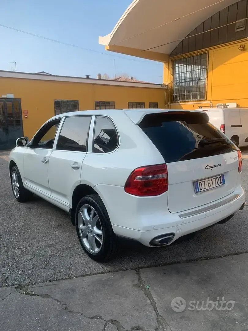 Usata Porsche Cayenne 239 CV (175 kW) 2010 Bianco SUV