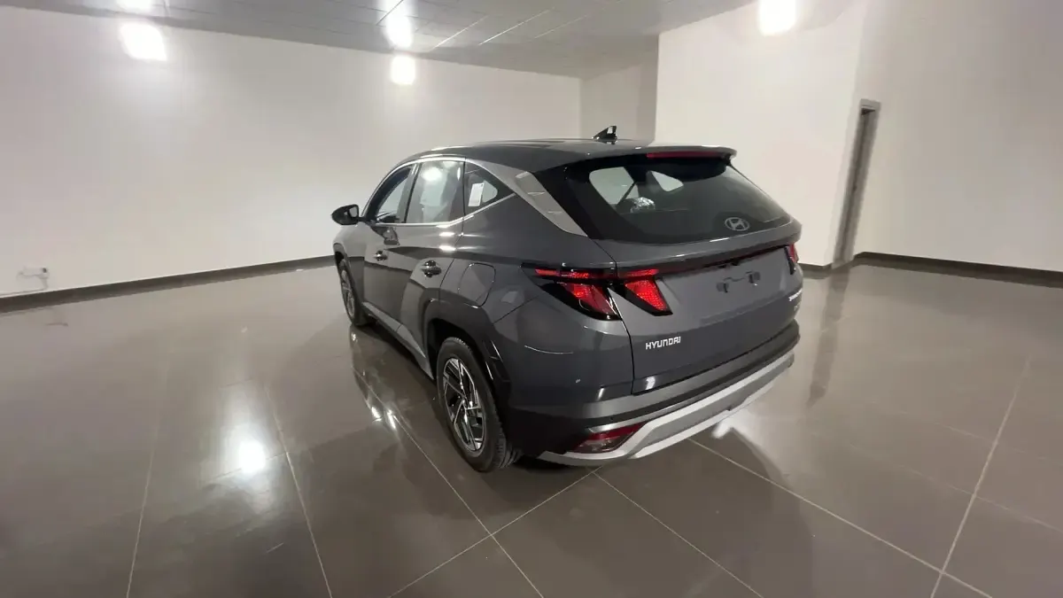 Nuova Hyundai Tucson 136 CV (100 kW) 2026 Ecotronic gray SUV
