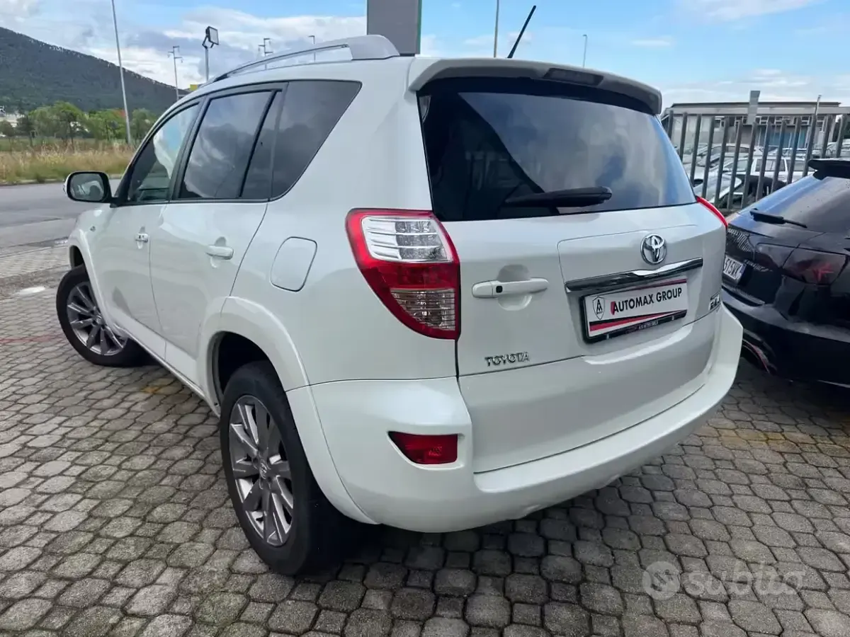 Usata Toyota RAV4 Style 150 CV (110 kW) 2012 Bianco SUV