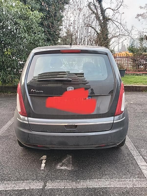 Usata Lancia Musa 77 CV (56 kW) 2009 Grigio Monovolume