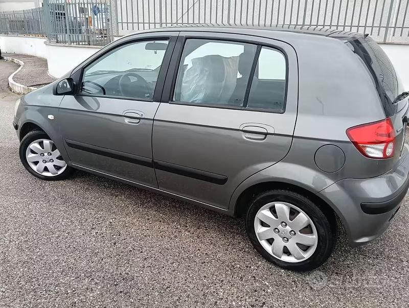 Usata Hyundai Getz 62 CV (45 kW) 2004 Grigio Utilitaria