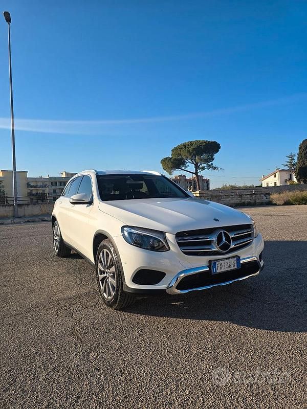 Usata Mercedes GLC250 204 CV (150 kW) 2019 Bianco SUV